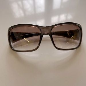 Women’s Gucci sunglasses